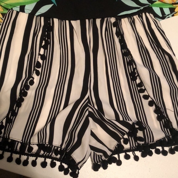 Takara Girls short romper, sz medium - Picture 5 of 8